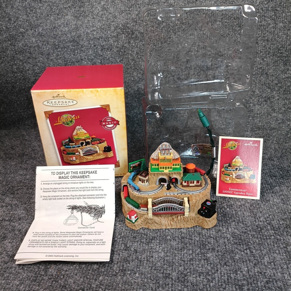 Hallmark Lionelville 2004 Train Ornament Magic Light Motion‎ Sound With Box